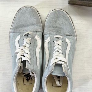 The old skool blue vans